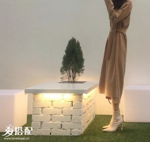 2017秋冬必备鞋子是连袜靴，显瘦显腿长就靠它了！