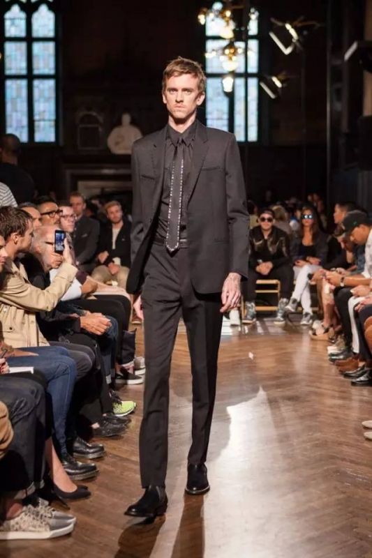 品牌丨时装与街头混血的 N.Hoolywood,为什么会被称为“东方 Dior”-